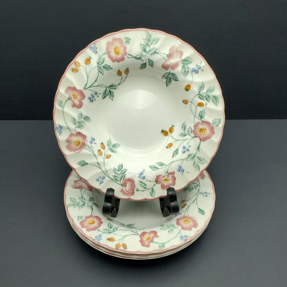 Churchill Briar Rose Rim Soup Bowls Staffordshire England Scalloped Floral Bowls